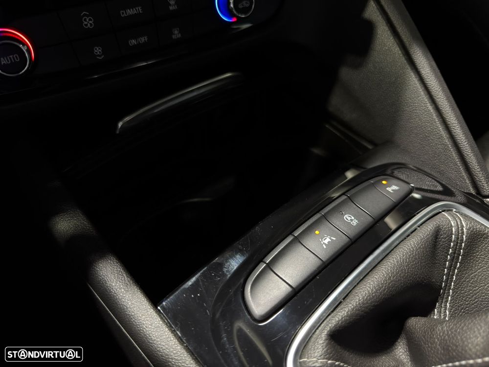 Opel Insignia Grand Sport 1.6 CDTi Business Edition — fotografia 25