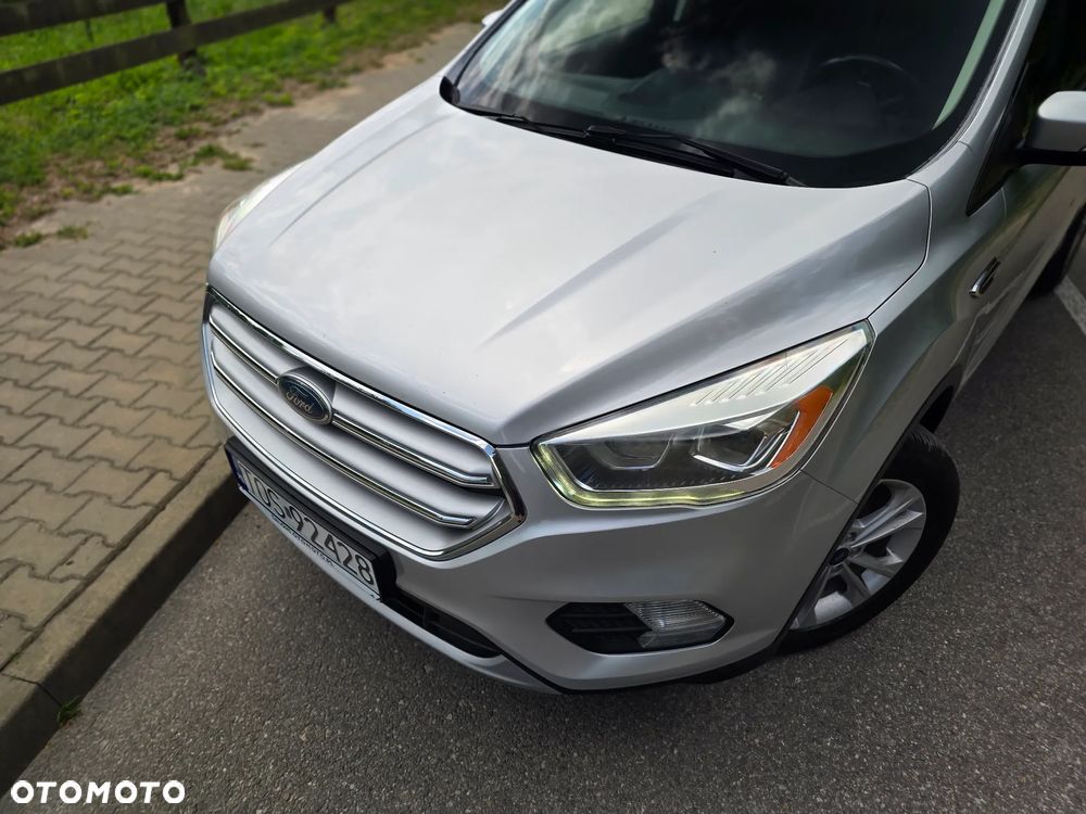 Ford Kuga 2.0 TDCi 2x4 Titanium - 34