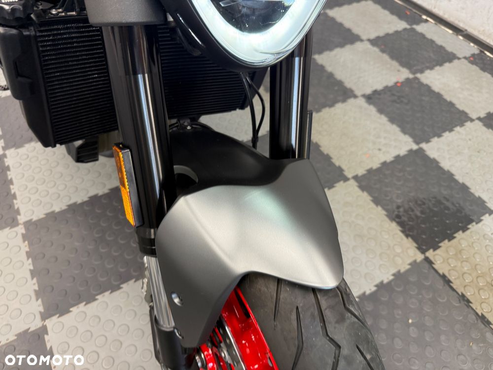 Ducati Monster - 12