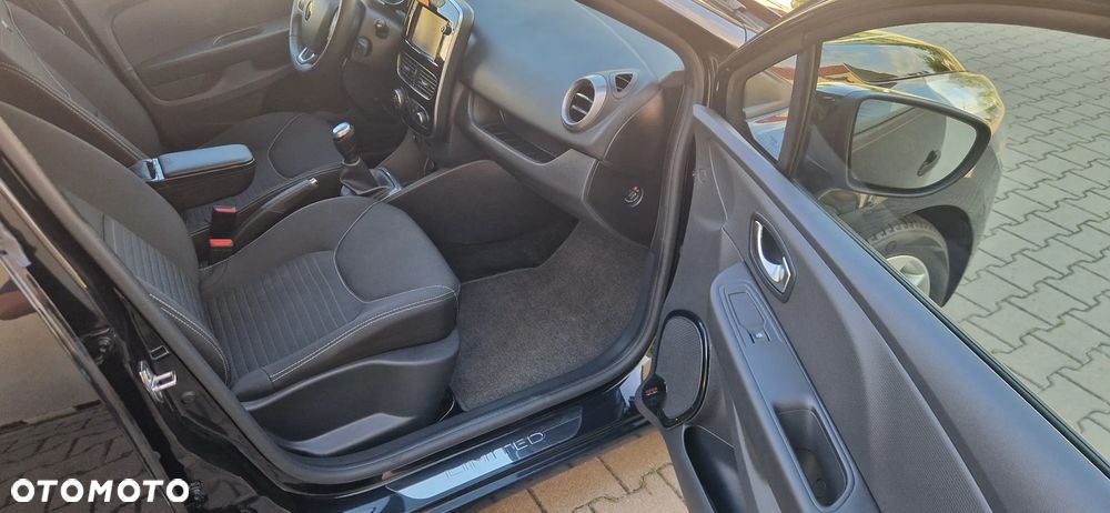 Renault Clio 1.2 16V Limited Plus - 23