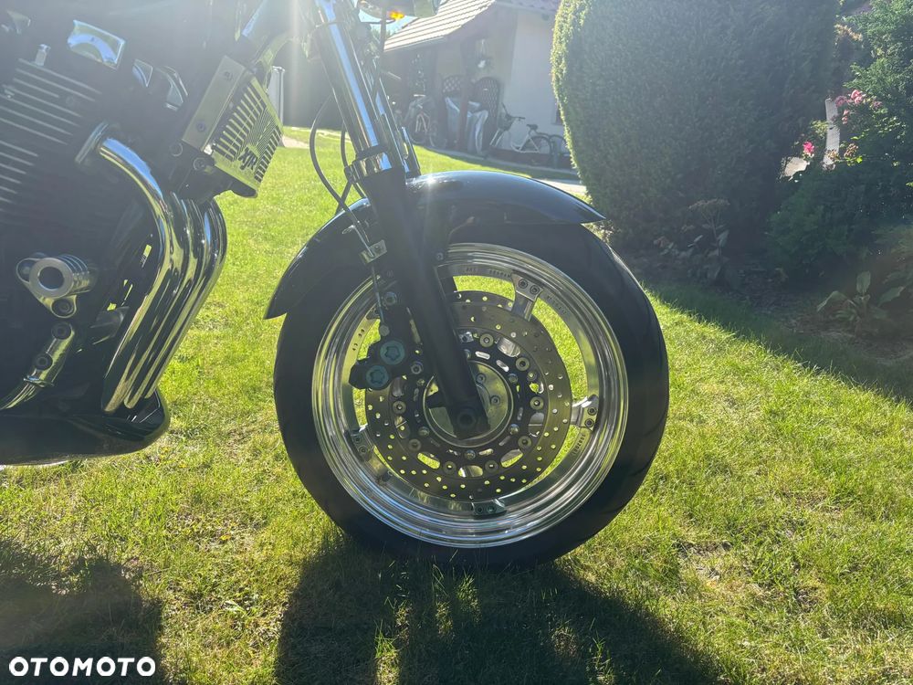 Yamaha XJR - 6