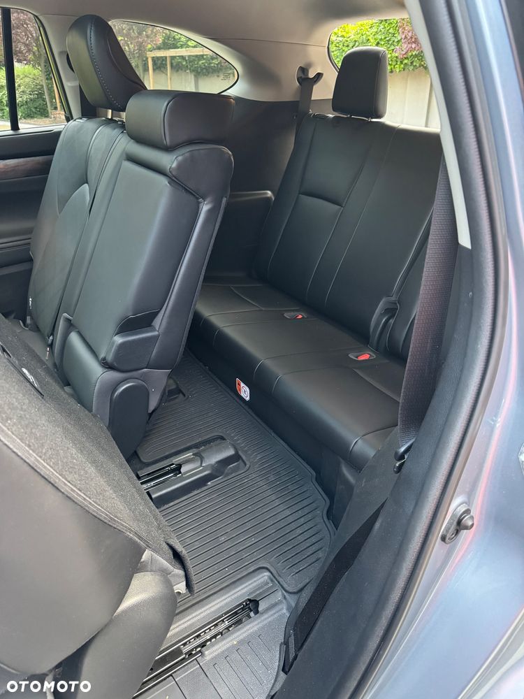 Toyota Highlander 2.5 Hybrid Executive - 23