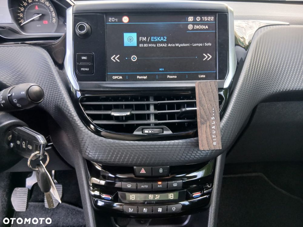 Peugeot 208 Blue-HDi 100 Stop&Start Style - 26