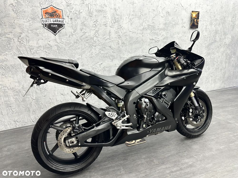 Yamaha R1 - 3