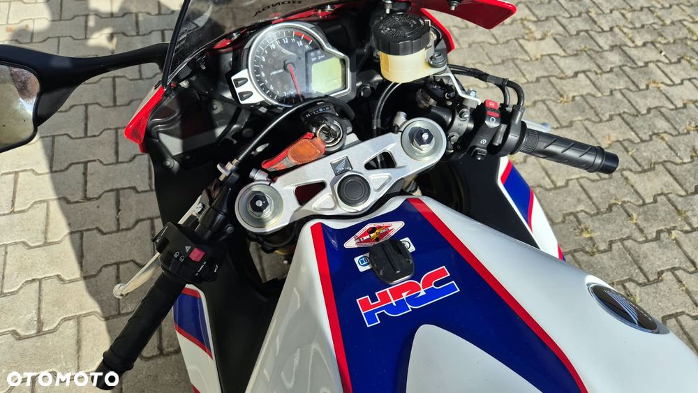 Honda CBR - 9