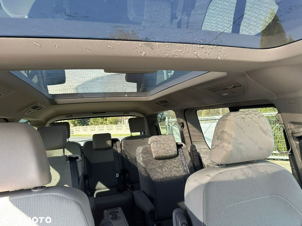 Volkswagen Multivan - 16