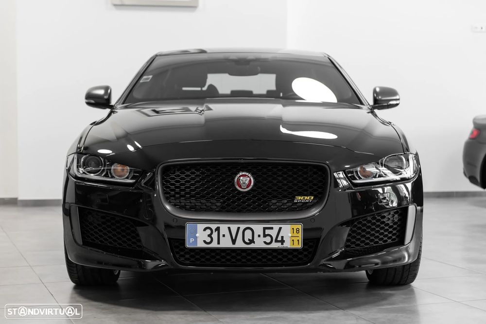 Jaguar XE 2.0 i4 R-Dynamic HSE AWD - 3