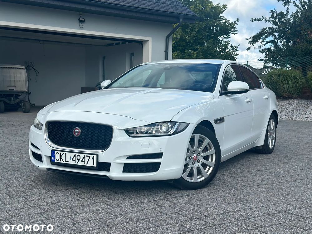 Jaguar XE 2.0 D Prestige - 3