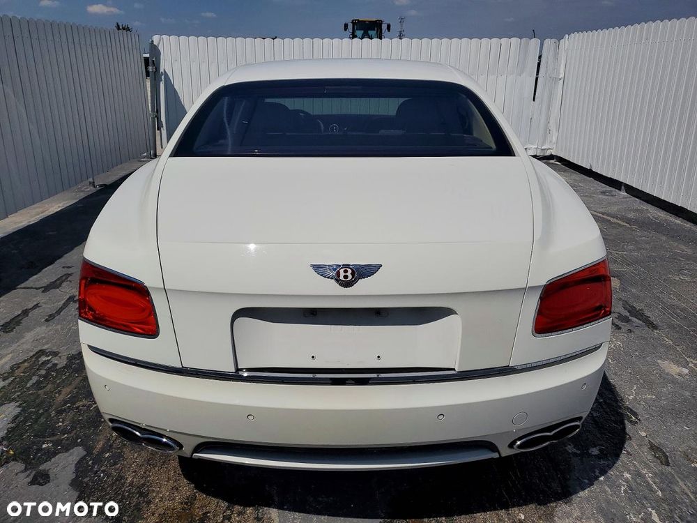 Bentley Flying Spur V8 - 3