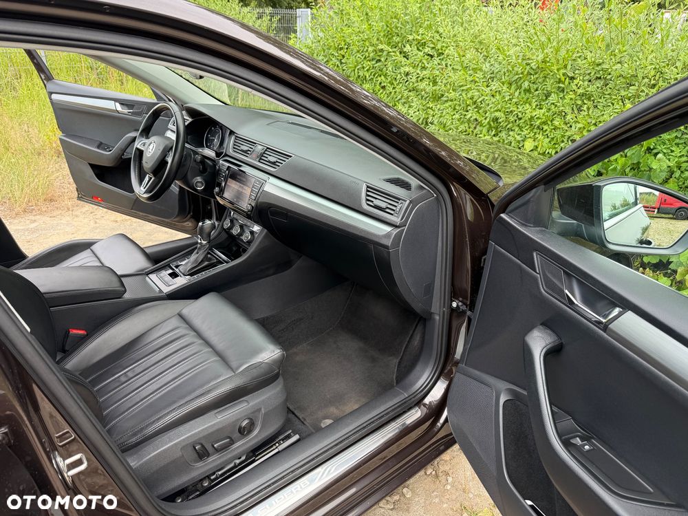 Skoda Superb 2.0 TDI DSG Ambition - 10