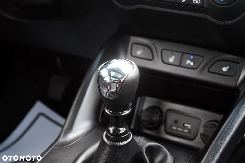 Hyundai ix35 1.6 2WD Fifa World Cup Edition - 36