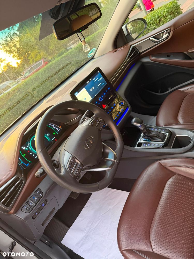 Hyundai IONIQ Hybrid Platinum - 6