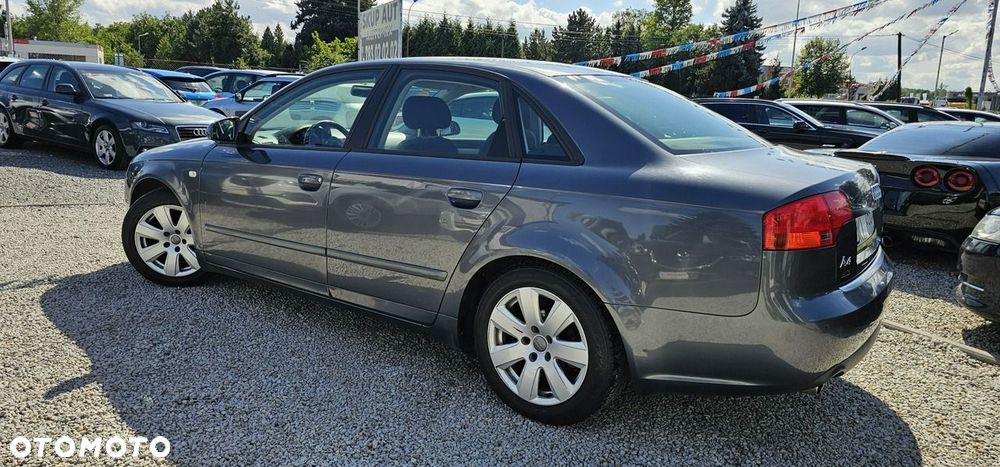 Audi A4 Limousine - 10