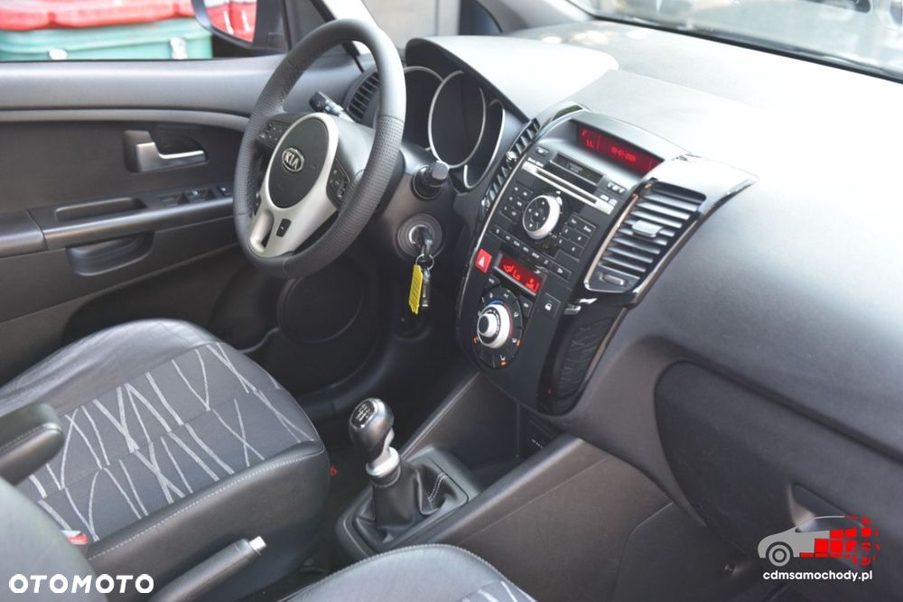 Kia Venga - 24