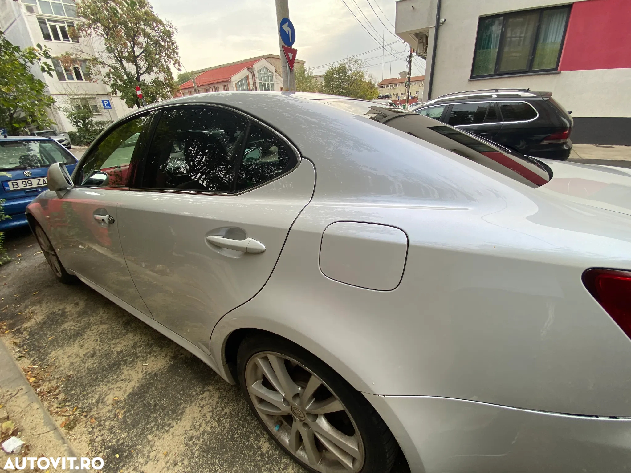 Lexus Seria IS 250 2.5 V6 Aut Luxury - 8