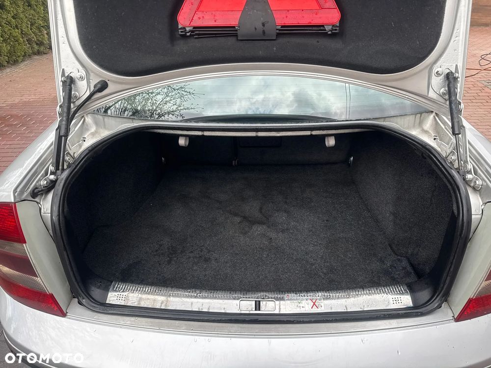 Skoda Superb 2.0 TDI DPF Ambiente - 22
