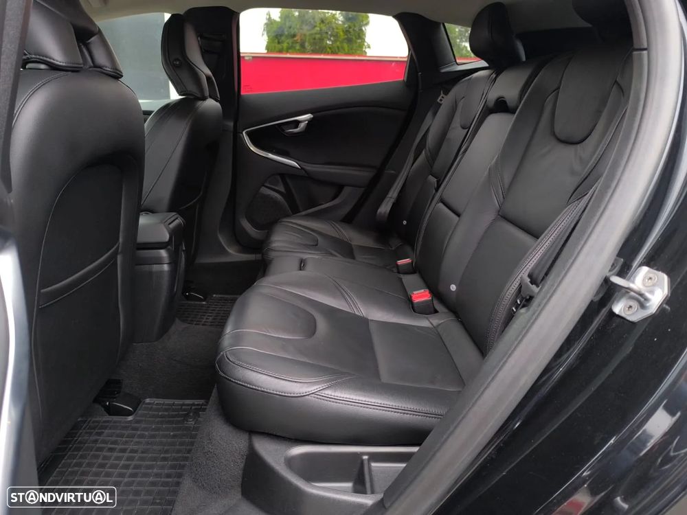 Volvo V40 D2 Momentum - 28