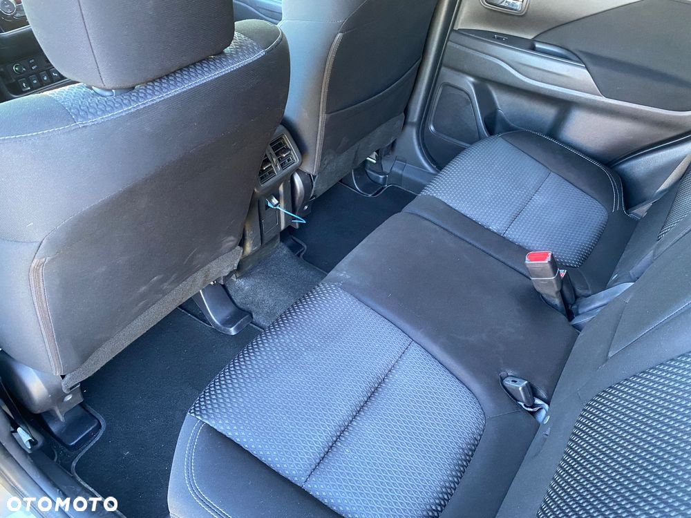 Mitsubishi Outlander 2.0 Intense + 4WD CVT - 12