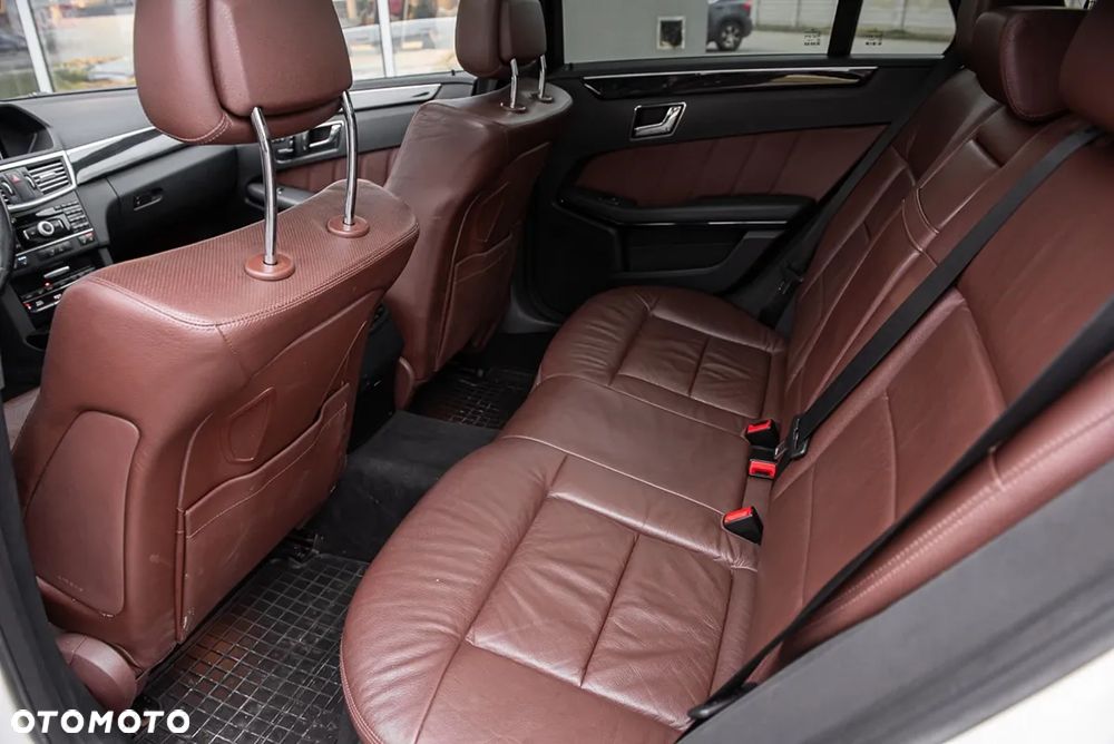 Mercedes-Benz Klasa E 350 CDI BlueEff Avantgarde - 28