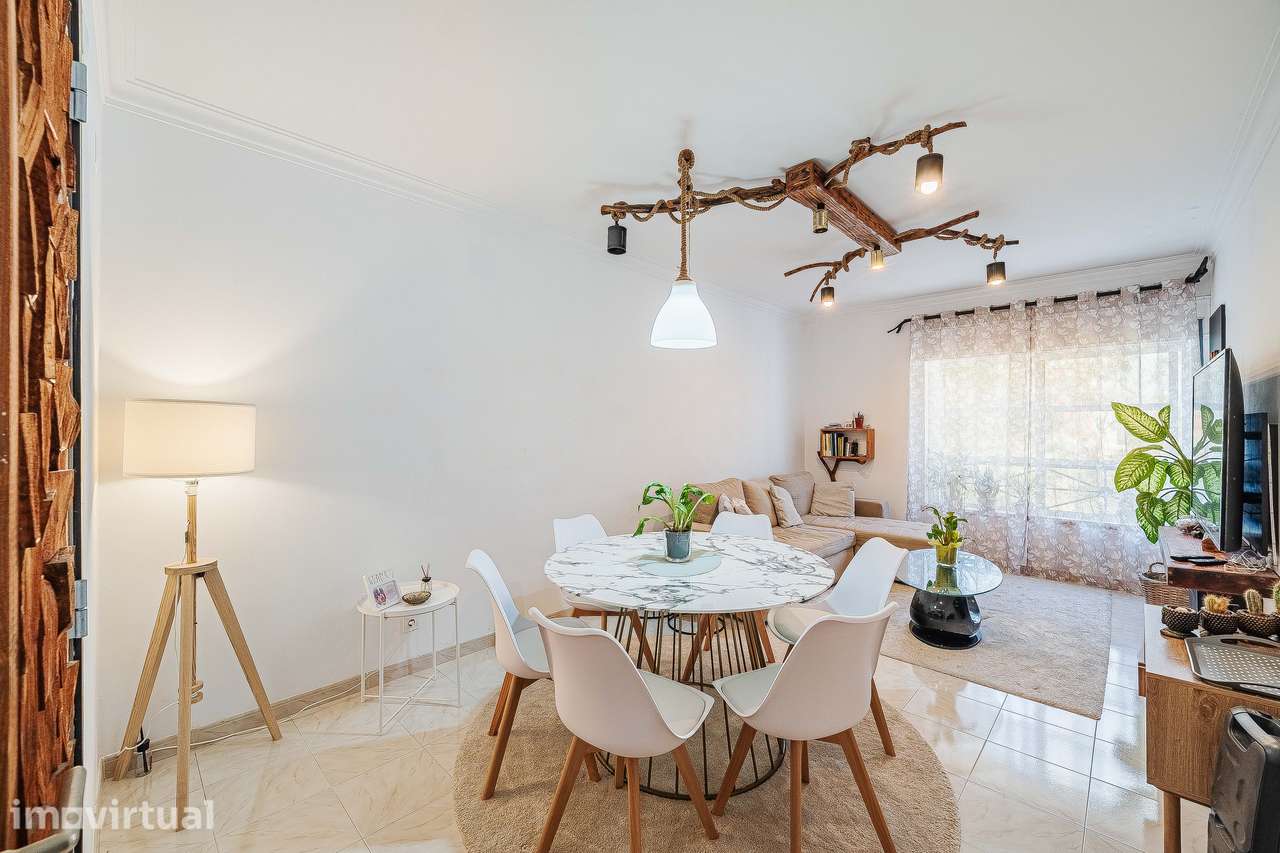 Apartamento T2 Remodelado | Tapada das Mercês - Grande imagem: 2/46