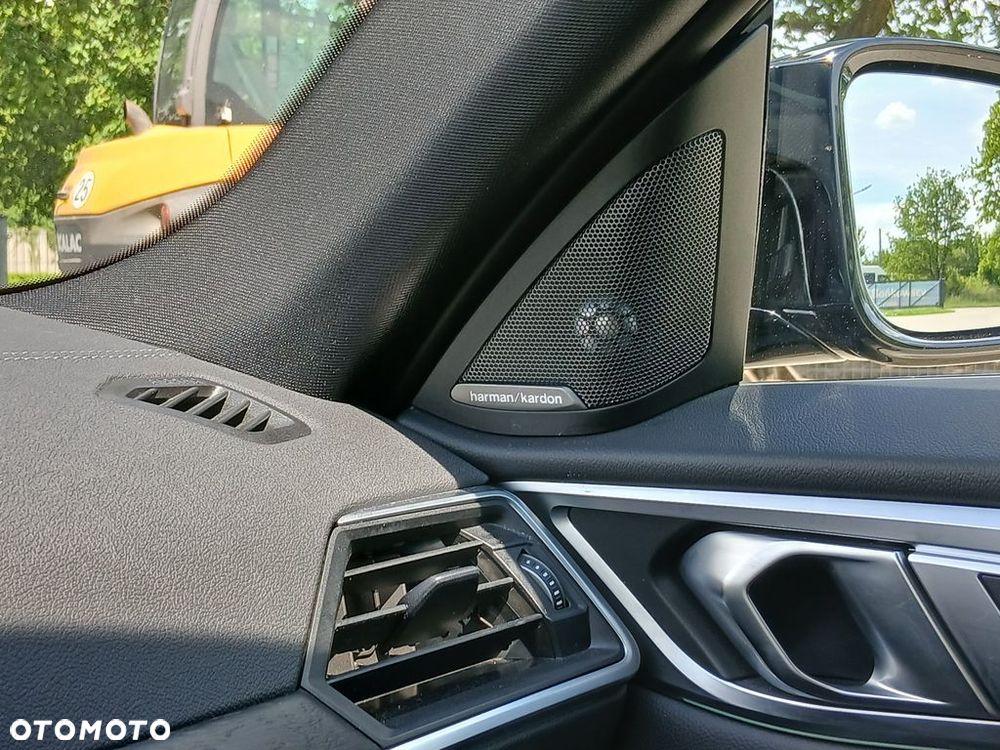 BMW i4 - 26