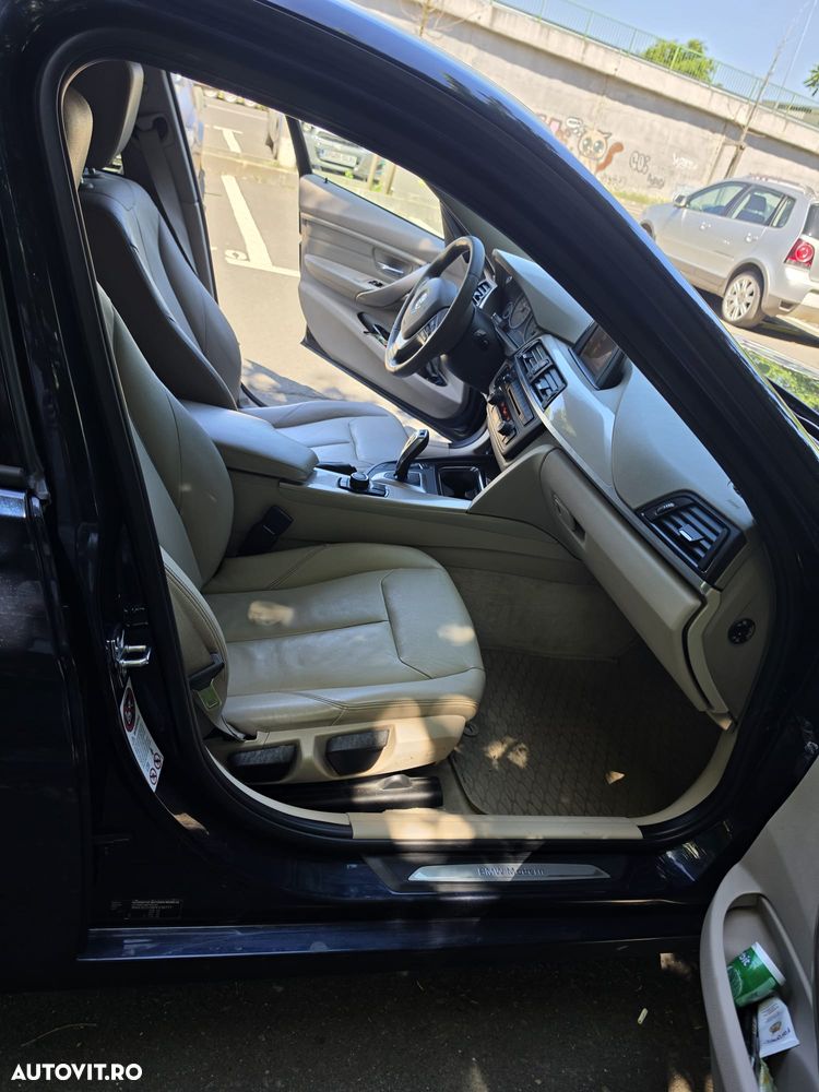 BMW Seria 3 320d Aut. - 12