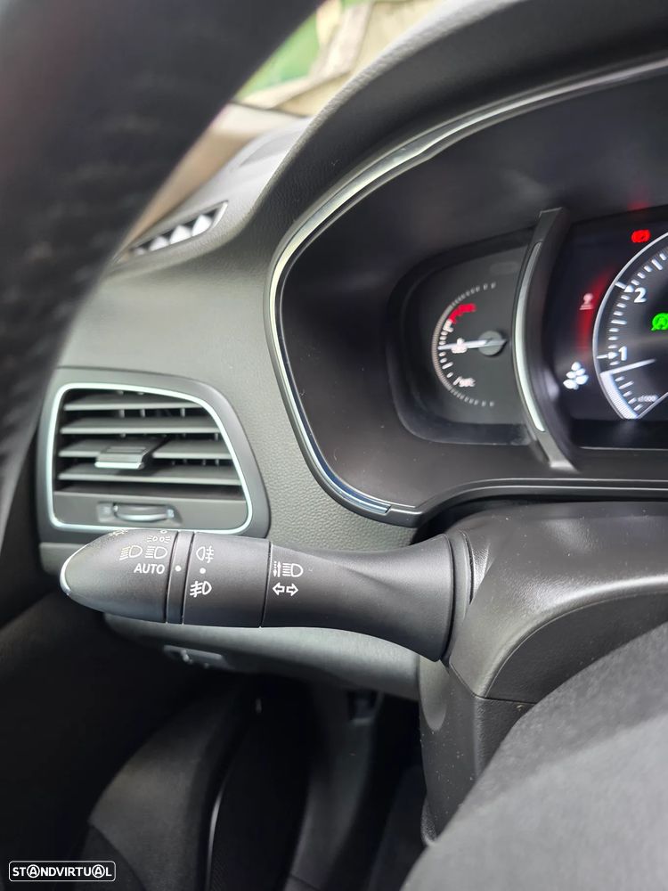 Renault Mégane 1.3 TCe Limited - 27