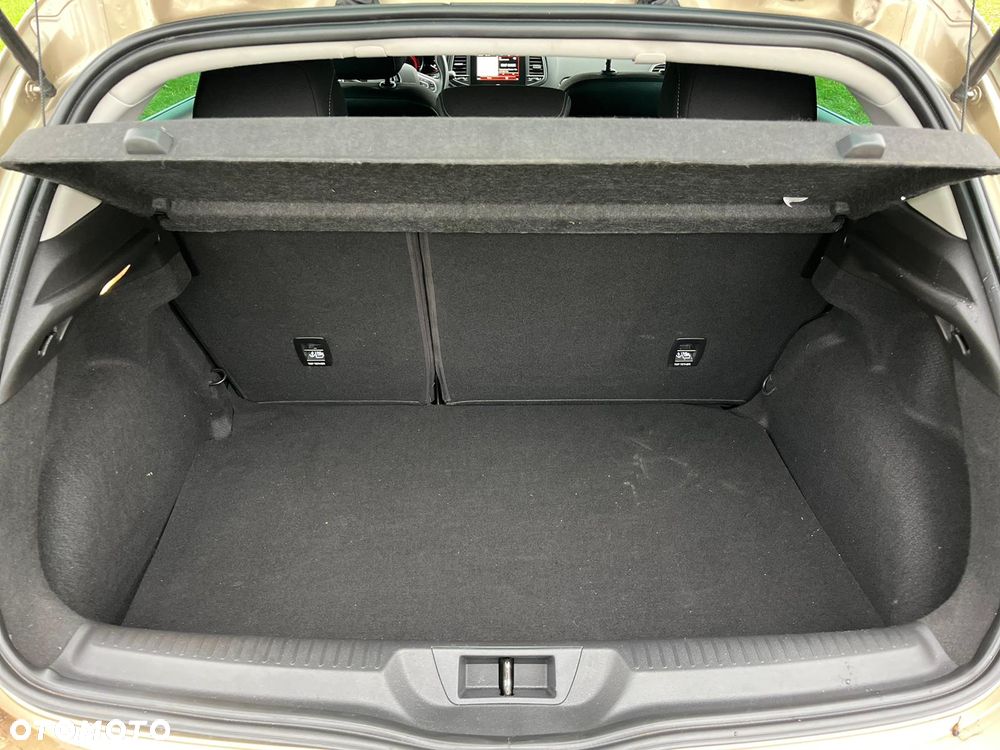 Renault Megane TCe 140 GPF LIMITED - 15