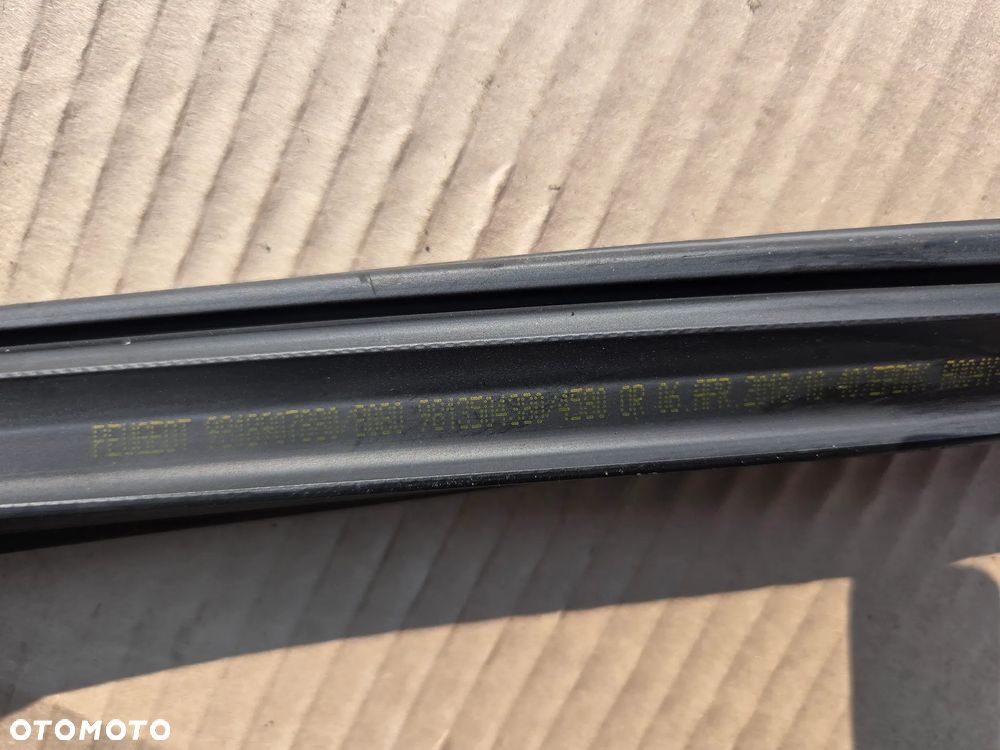 Uszczelka karoseryjna prawa Peugeot 508 II SW - 12