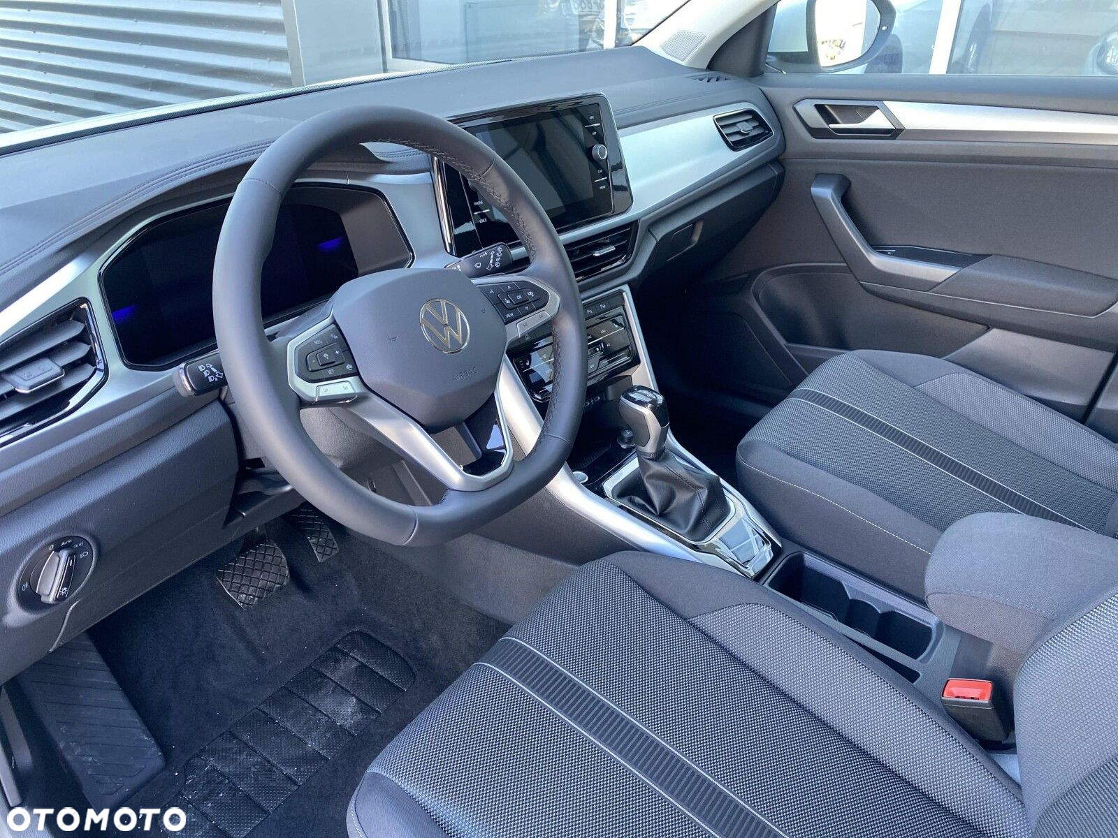 Volkswagen T-Roc - 9