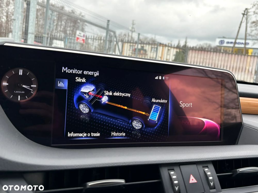 Lexus ES 300h Omotenashi - 23