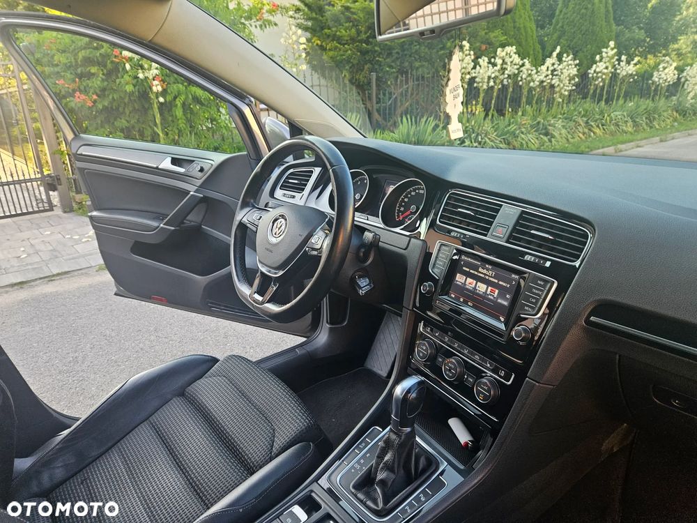 Volkswagen Golf 1.4 TSI BlueMotion Technology DSG Highline - 23