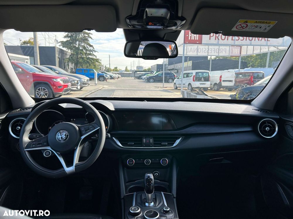 Alfa Romeo Stelvio - 14