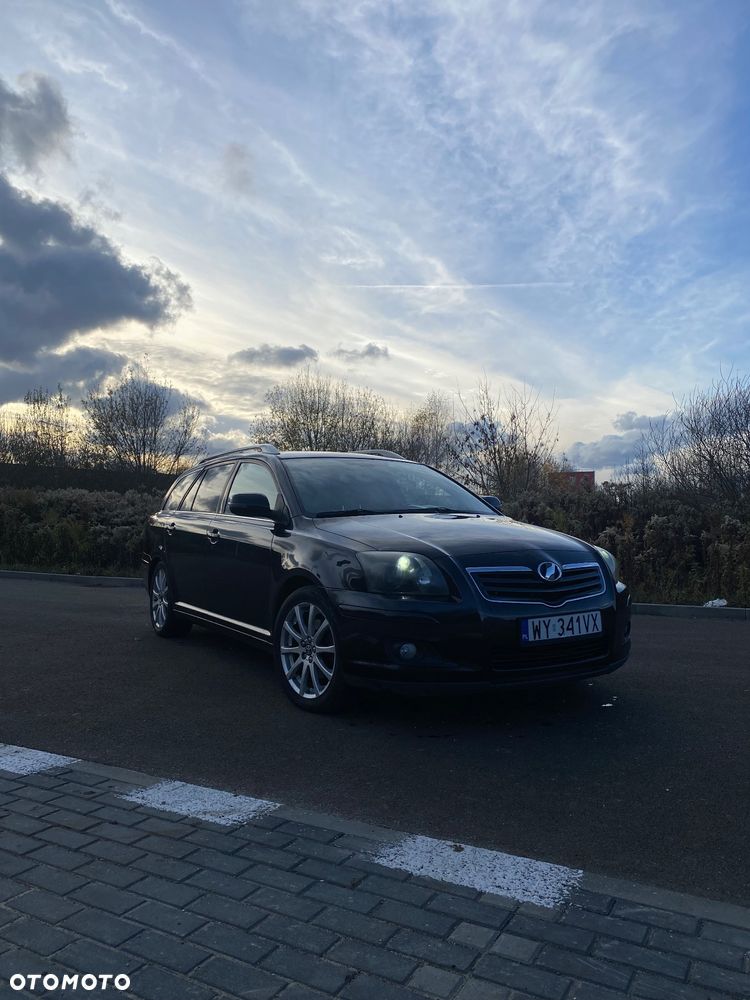 Toyota Avensis - 1