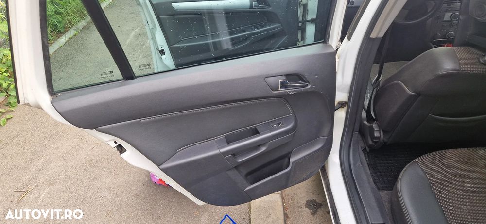 Opel Astra 1.9 CDTI Caravan DPF Cosmo - 10