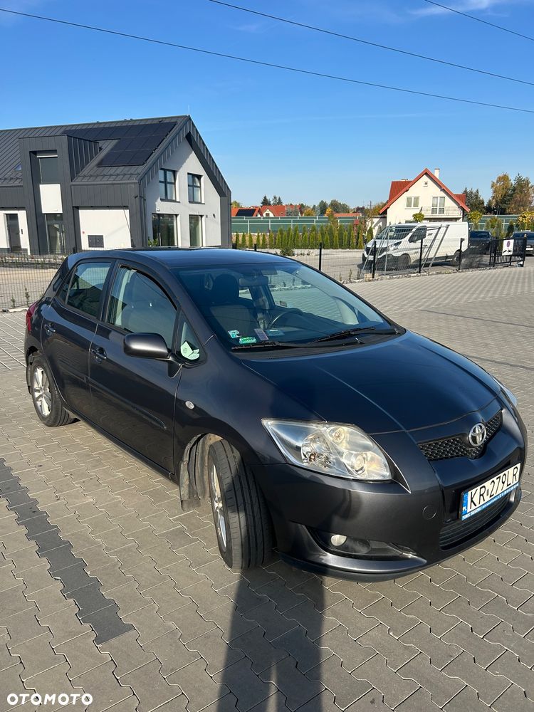 Toyota Auris 2009 photo 2