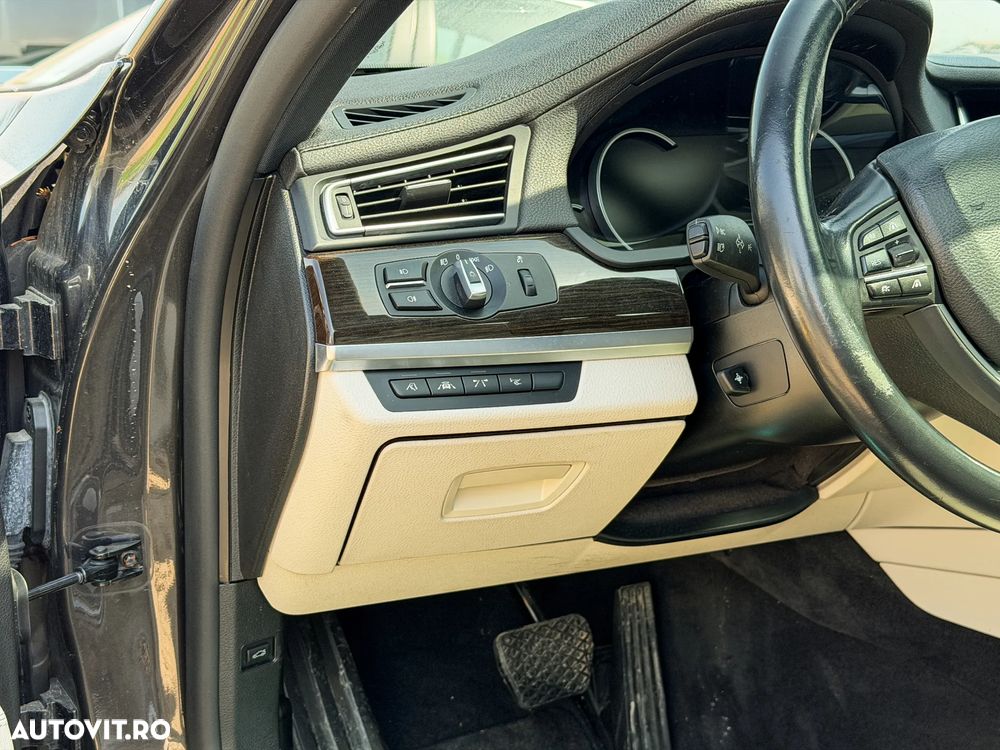 BMW Seria 7 730d xDrive - 16