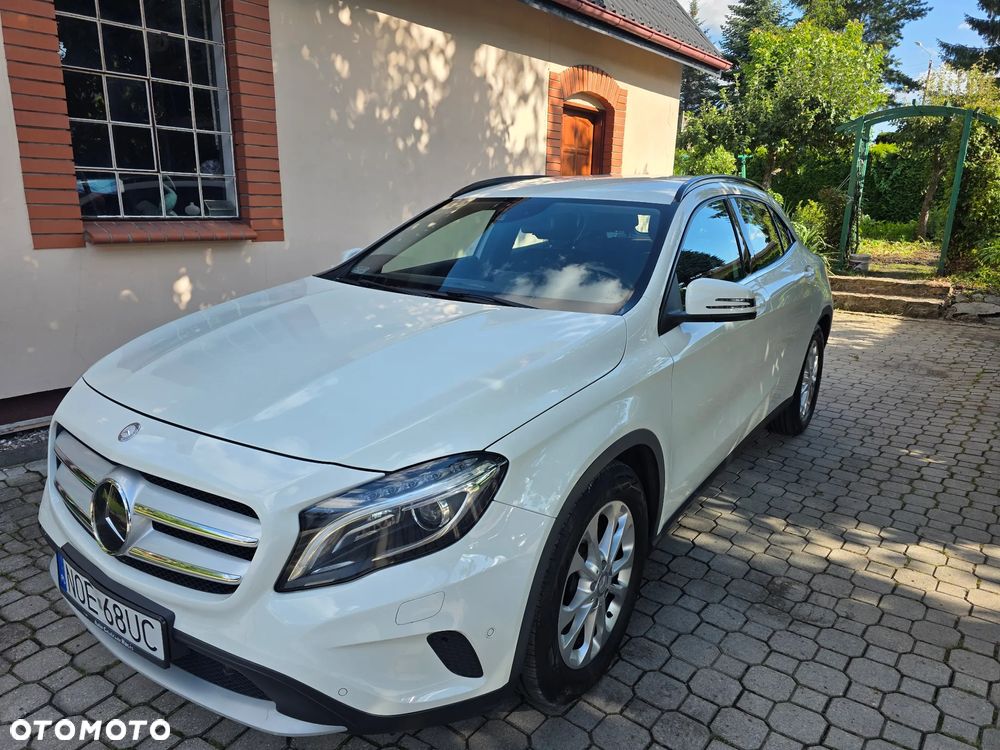 Mercedes-Benz GLA - 2