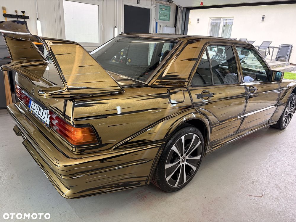 Mercedes-Benz W201 (190) - 1