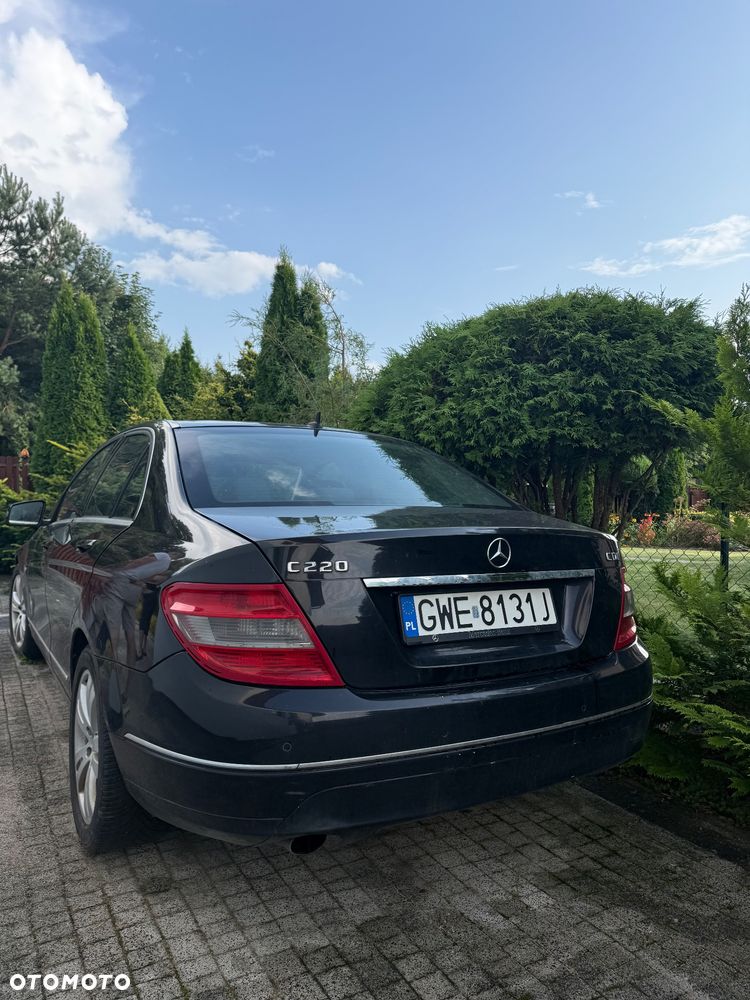 Mercedes-Benz Klasa C 220 CDI DPF Automatik BlueEFFICIENCY Elegance - 4
