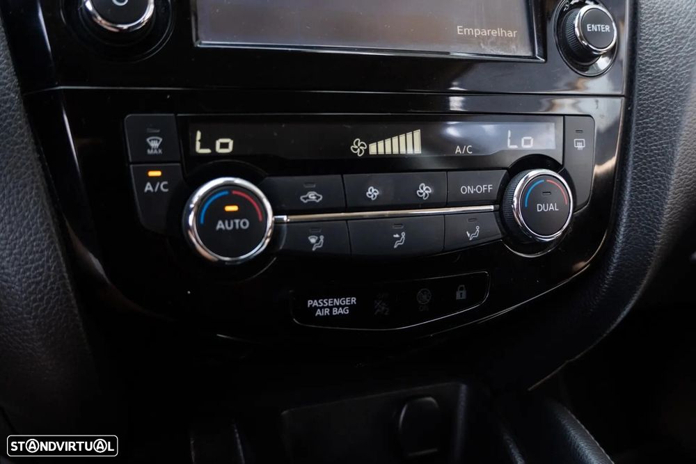 Nissan Qashqai 1.5 dCi N-Connecta J18 - 18