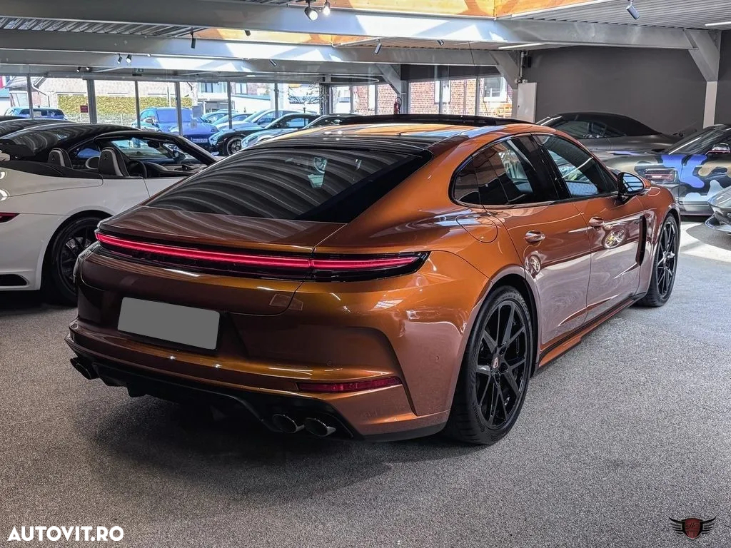 Porsche Panamera 4 E-Hybrid - 4