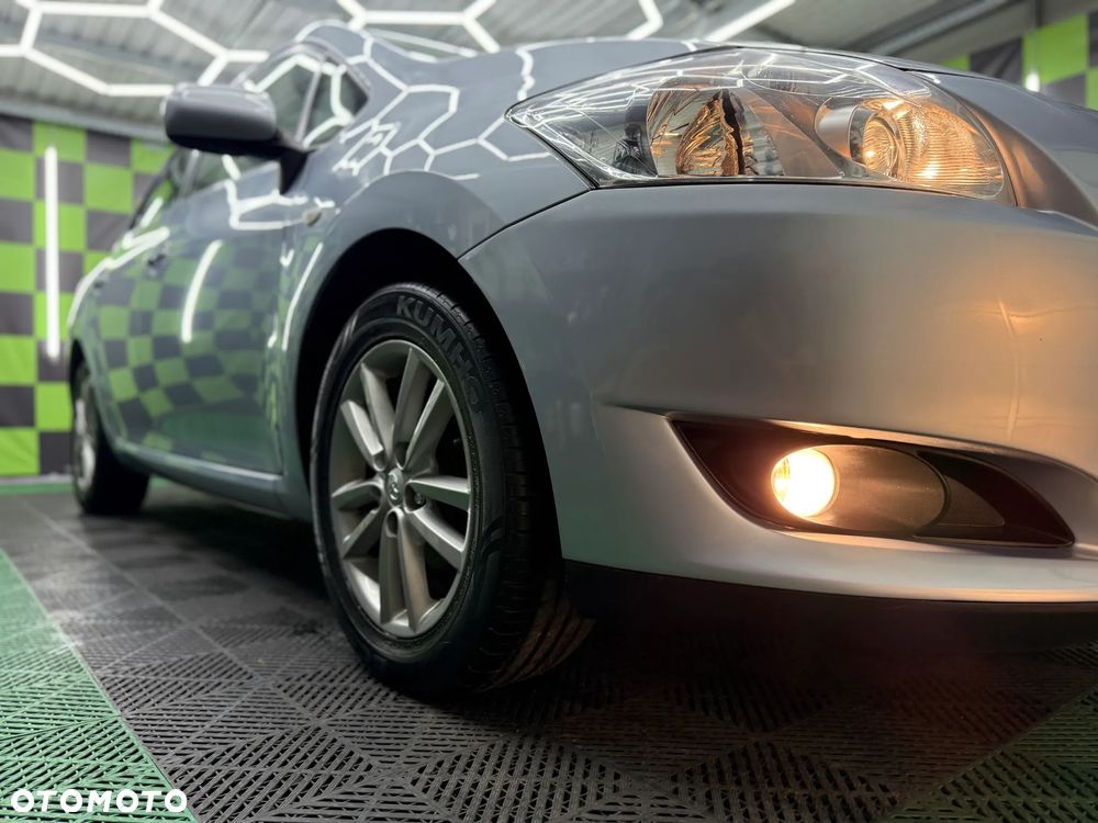 Toyota Auris 1.6 VVT-i Executive - 20