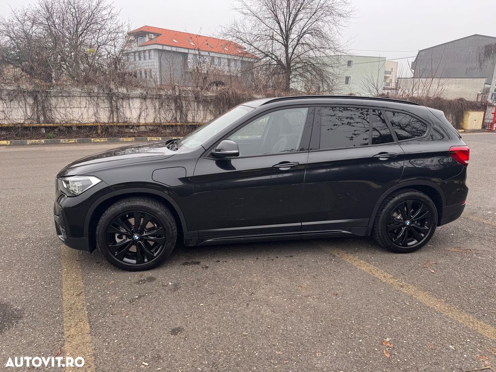 BMW X1 xDrive25e Sport Line - 3
