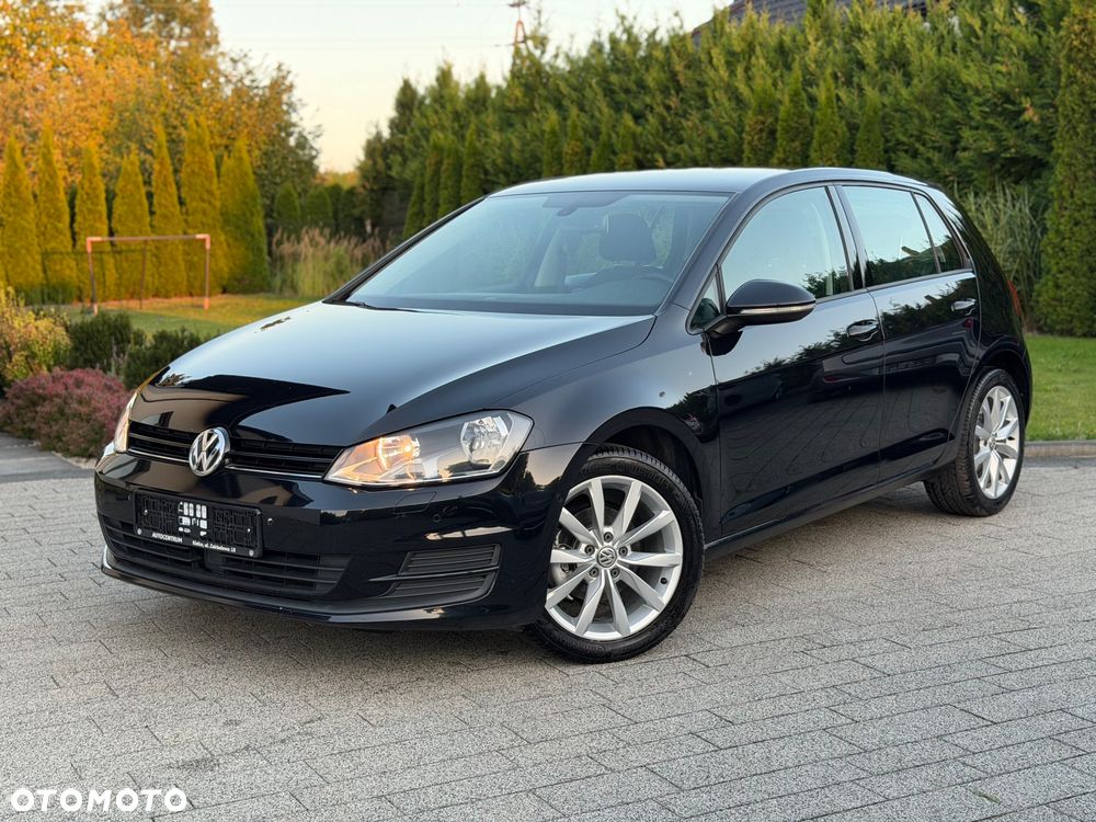 Volkswagen Golf - 1