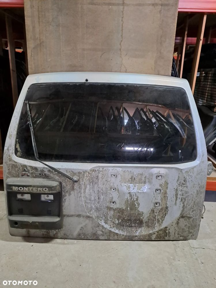 Maska / klapa bagażnika Mitsubishi Pajero Montero oryginalna (biała) - 1