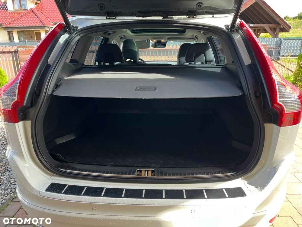Volvo XC 60 D4 Momentum - 11