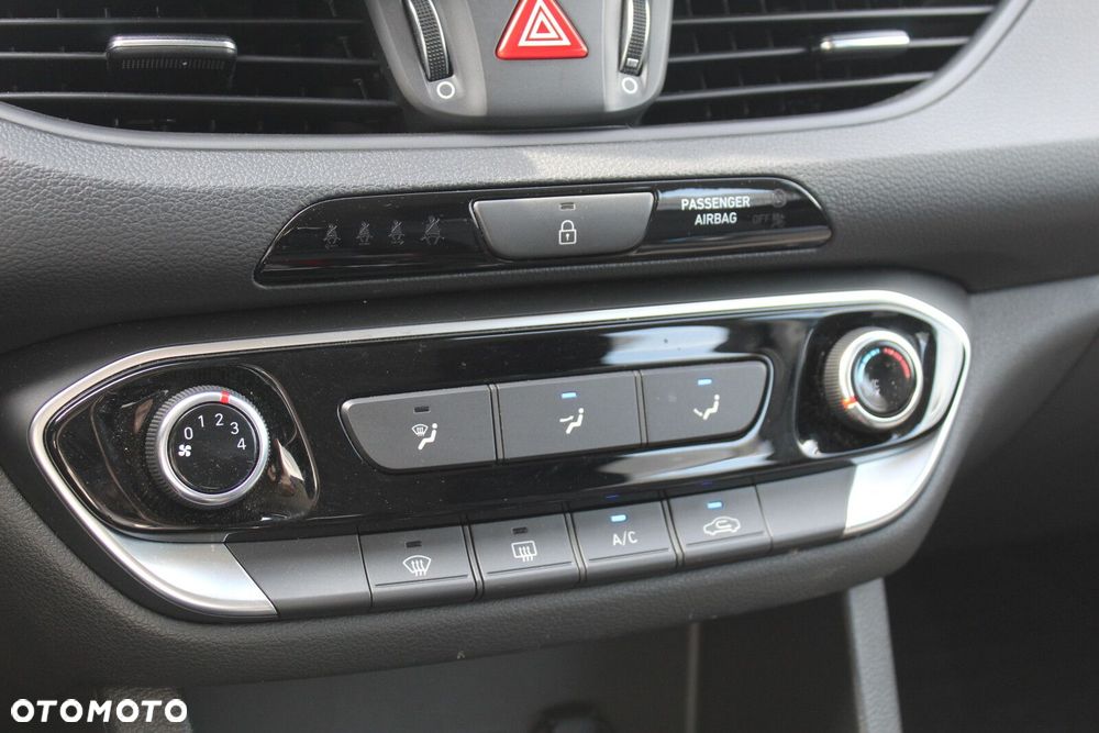 Hyundai i30 1.5 T-GDI 48V Modern - 17