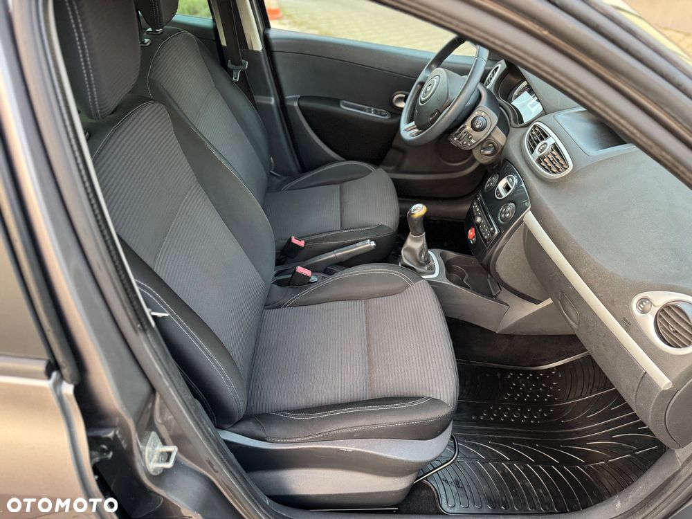 Renault Clio 1.2 16V 75 Expression - 20