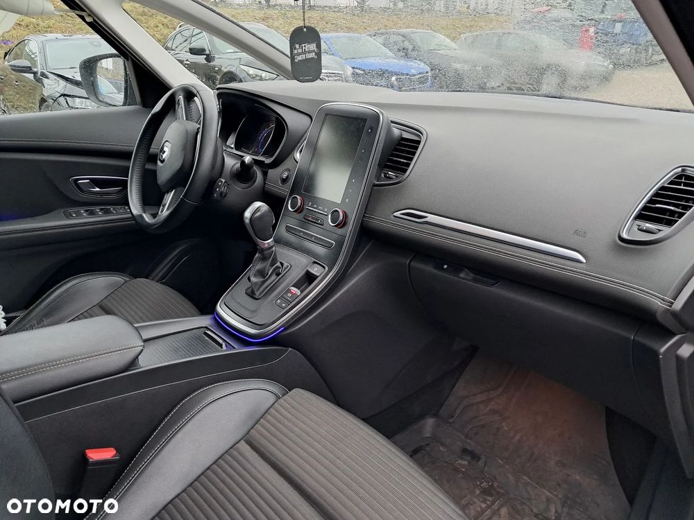 Renault Grand Scenic - 9